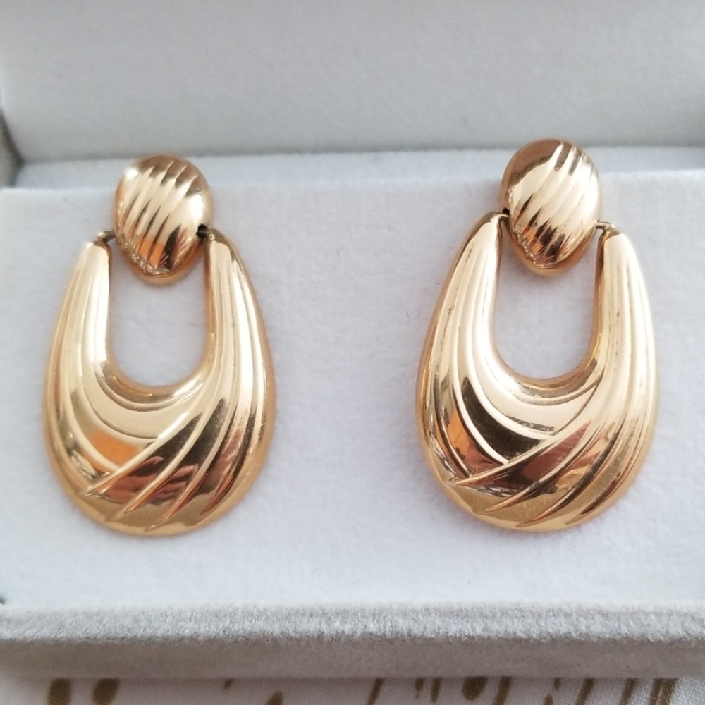14kt Yellow Gold Earrings
